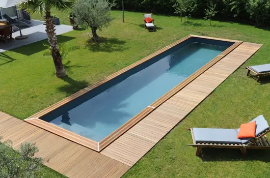 Piscine couloir de nage